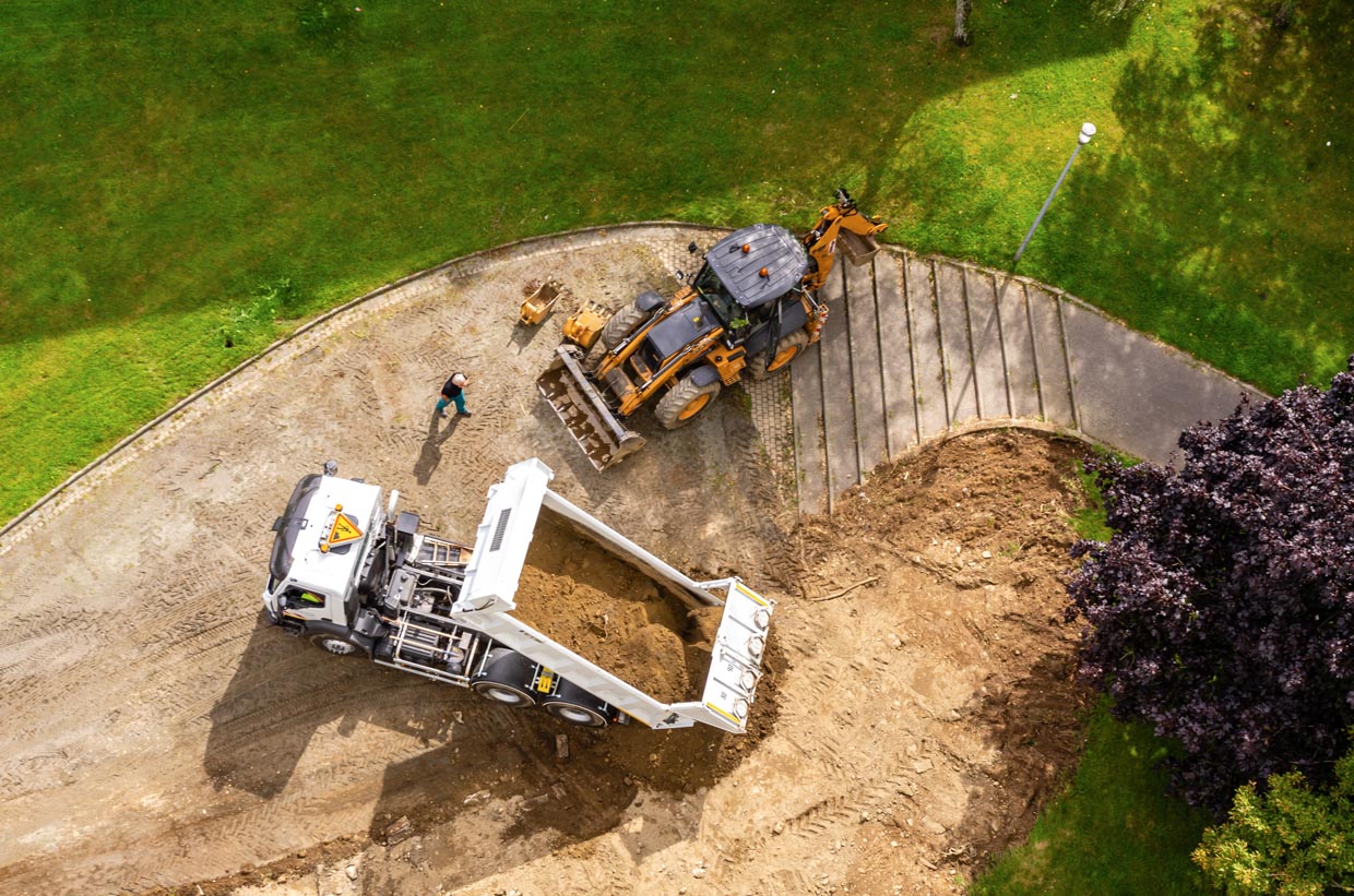 Vue aérienne d'un chantier de construction d'une pelouse